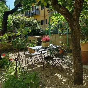  Apartment Villino La Rosa Antica Italy